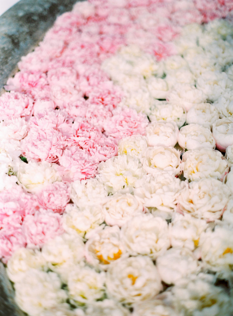 Wedding traditions: Sofreh Aghd ceremony