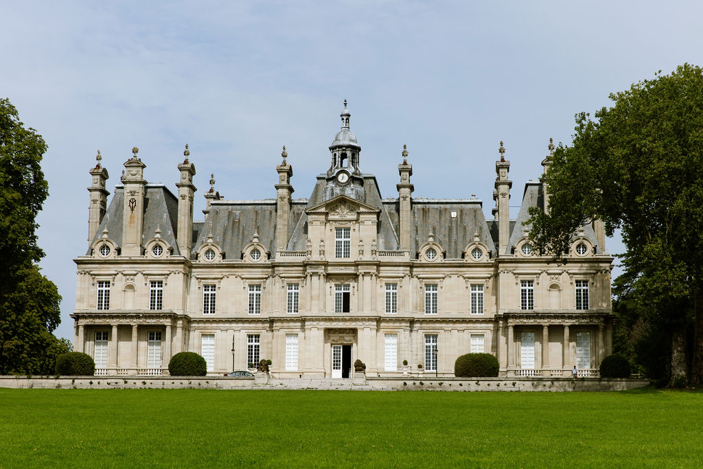 Luxury chateau venue for wedding in France