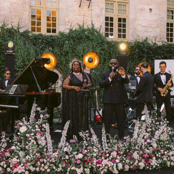 destination wedding live band