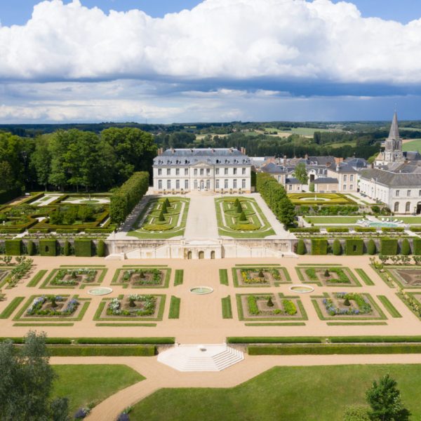 3 days Loire valley wedding in french chateau