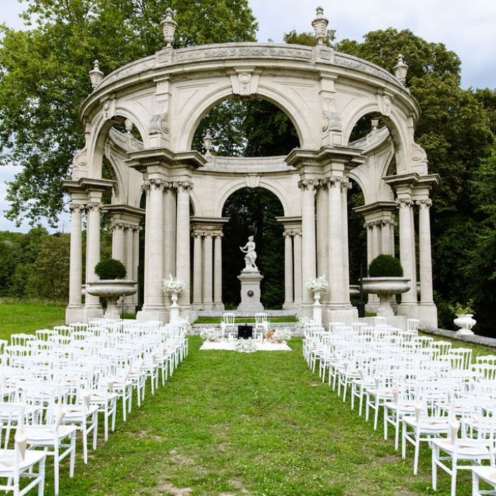 Plan a Sofreh Aghd in France |Persian Wedding Guide