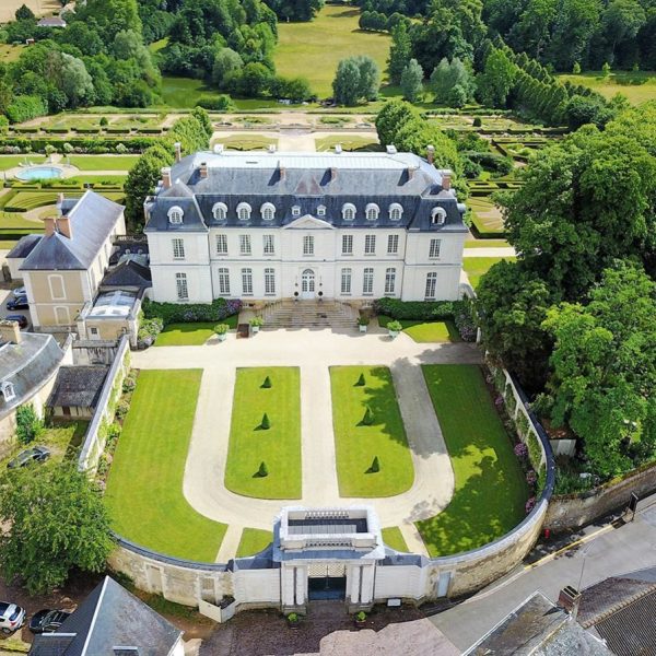 Chateau wedding venue in Loire Valley