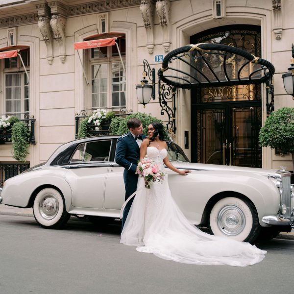 Happy to get married in Paris